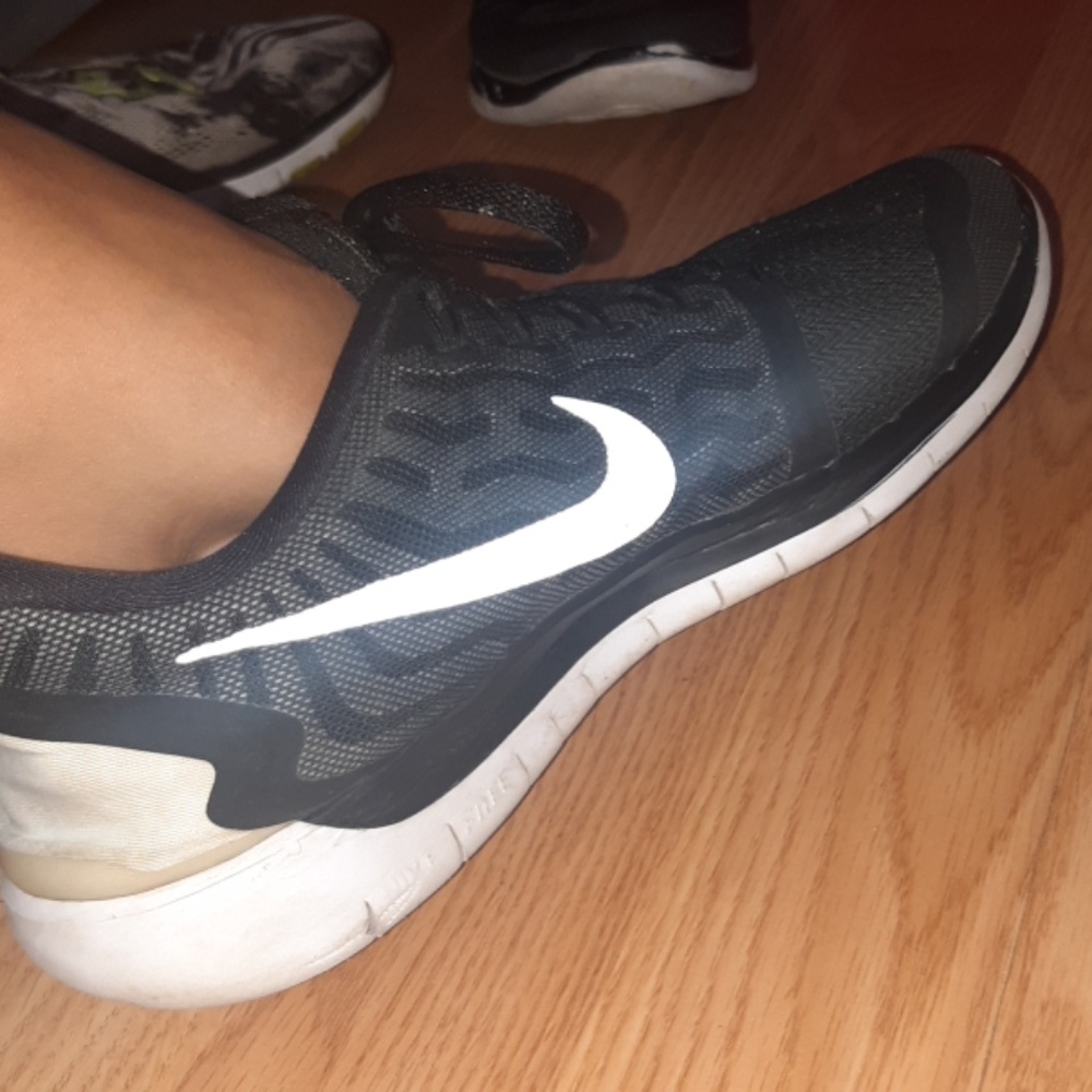 NIKE SHOES